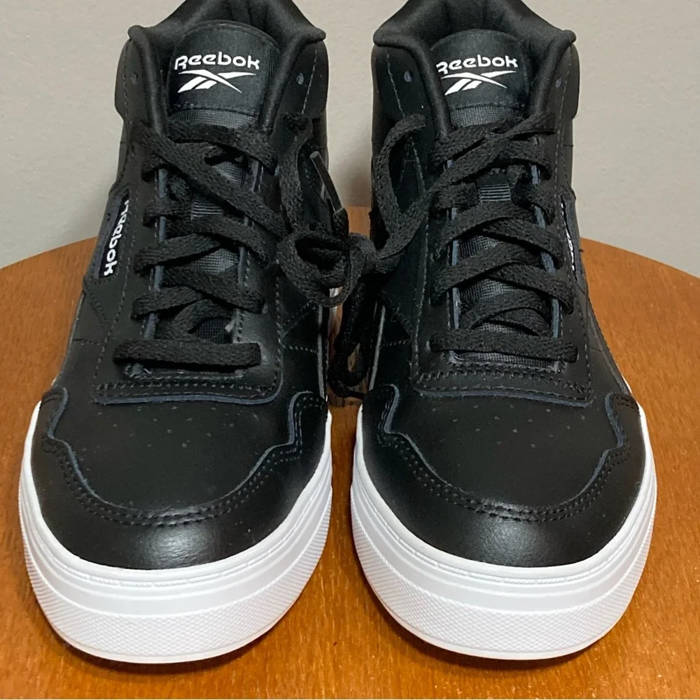 Reebok Black Leather Sneakers with White Soles - Picture 4 of 7